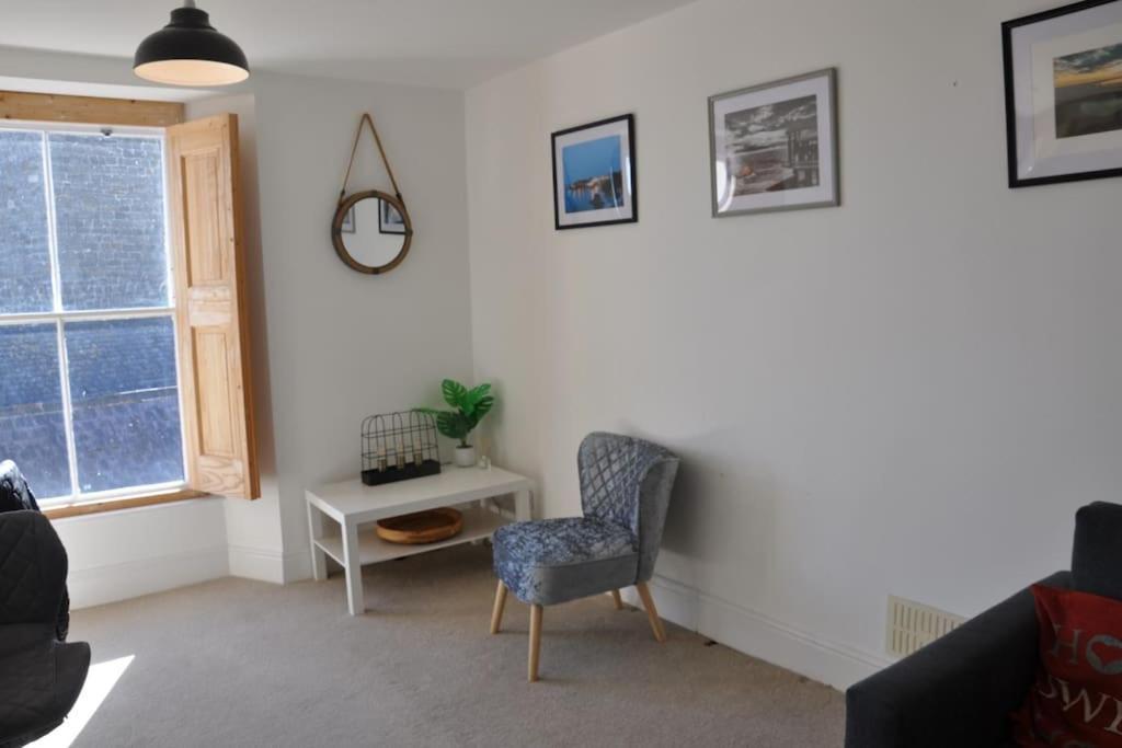 Modern Flat With Island Views In Heart Of Tenby Luaran gambar