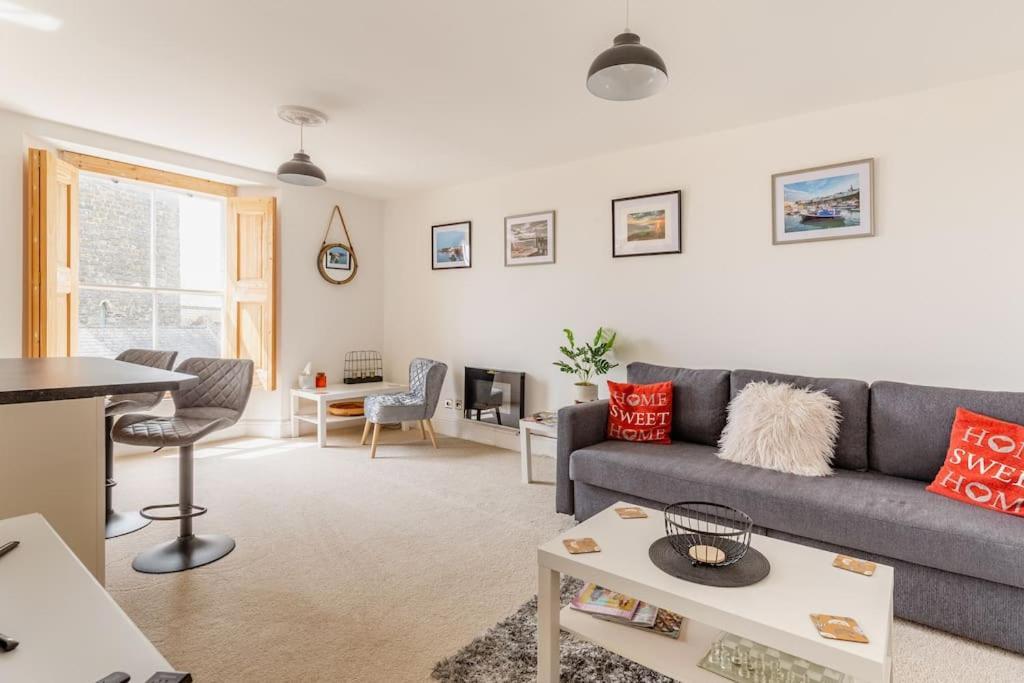 Modern Flat With Island Views In Heart Of Tenby Luaran gambar