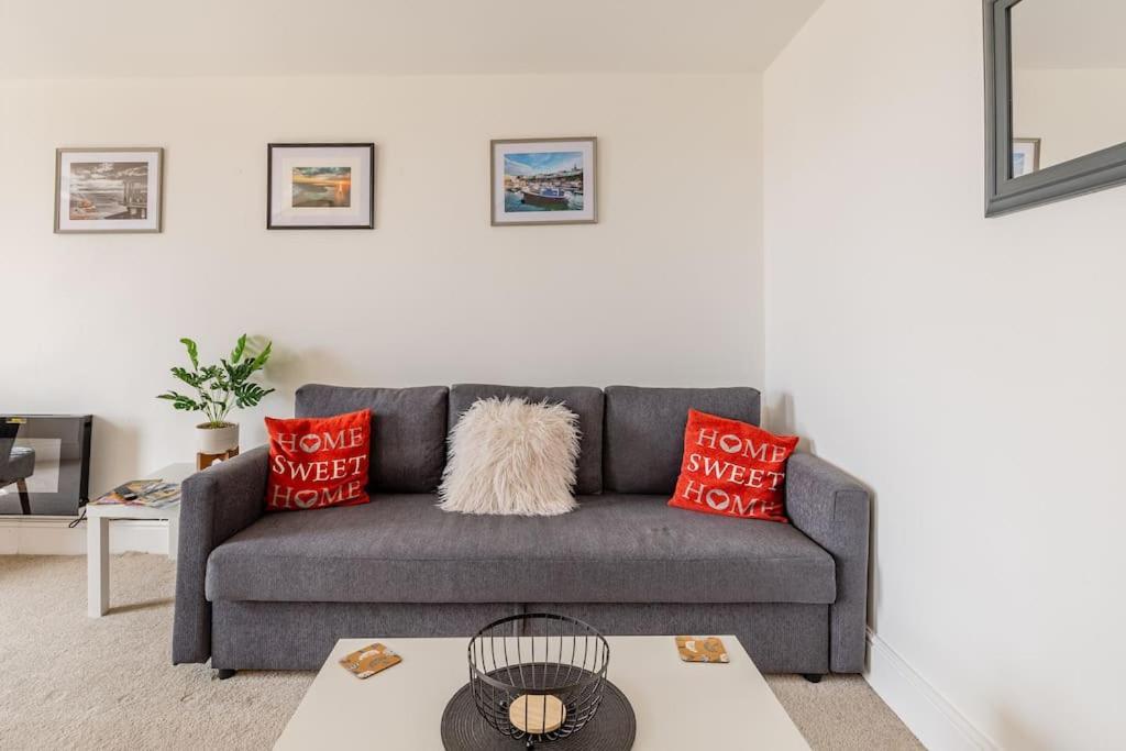 Modern Flat With Island Views In Heart Of Tenby Luaran gambar