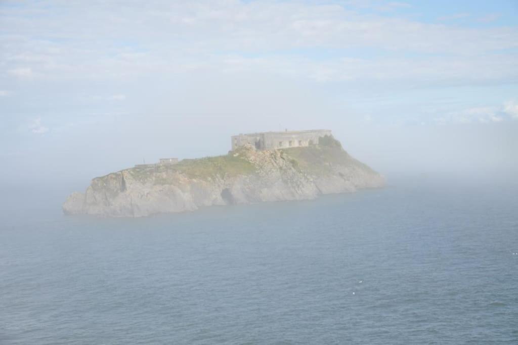 Modern Flat With Island Views In Heart Of Tenby Luaran gambar