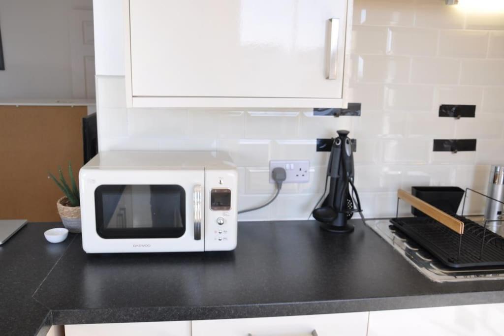 Modern Flat With Island Views In Heart Of Tenby Luaran gambar